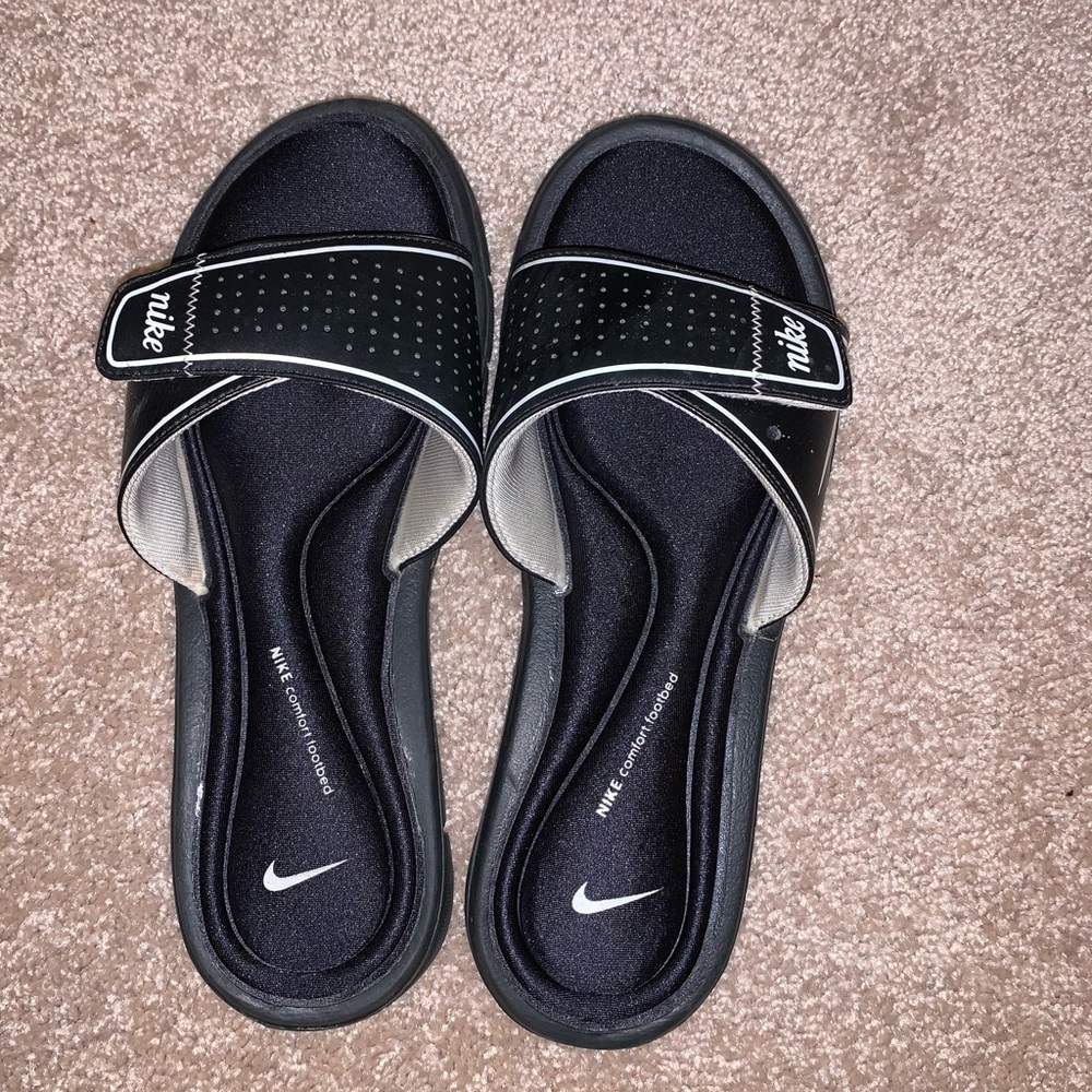 Nike slides